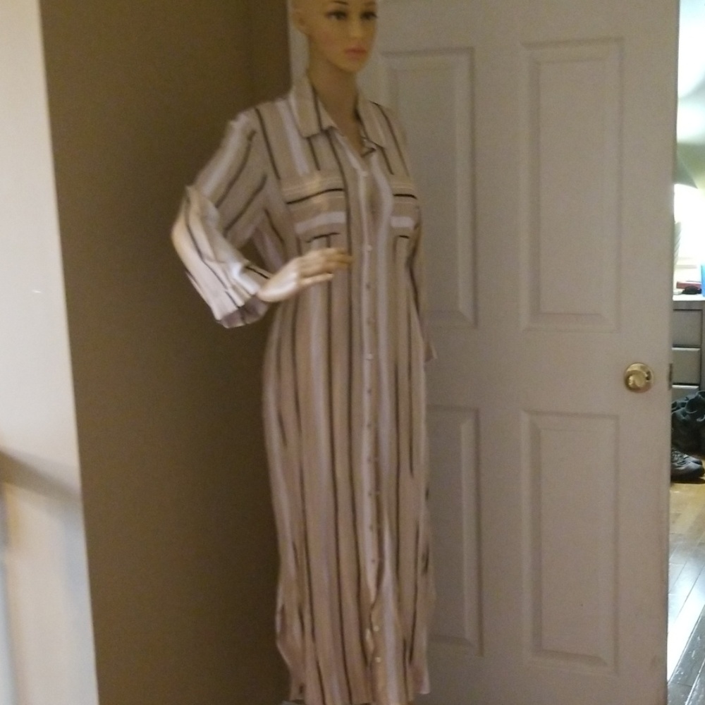 Dress - Picture 2 of 3